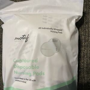 Motif Medical Contoured Disposable Nursing Pads